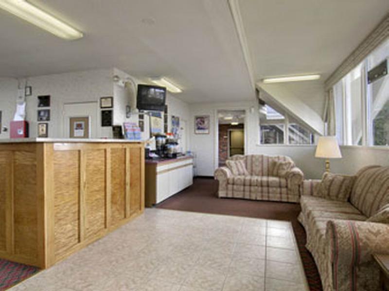 Howard Johnson By Wyndham Bangor Bagian luar foto