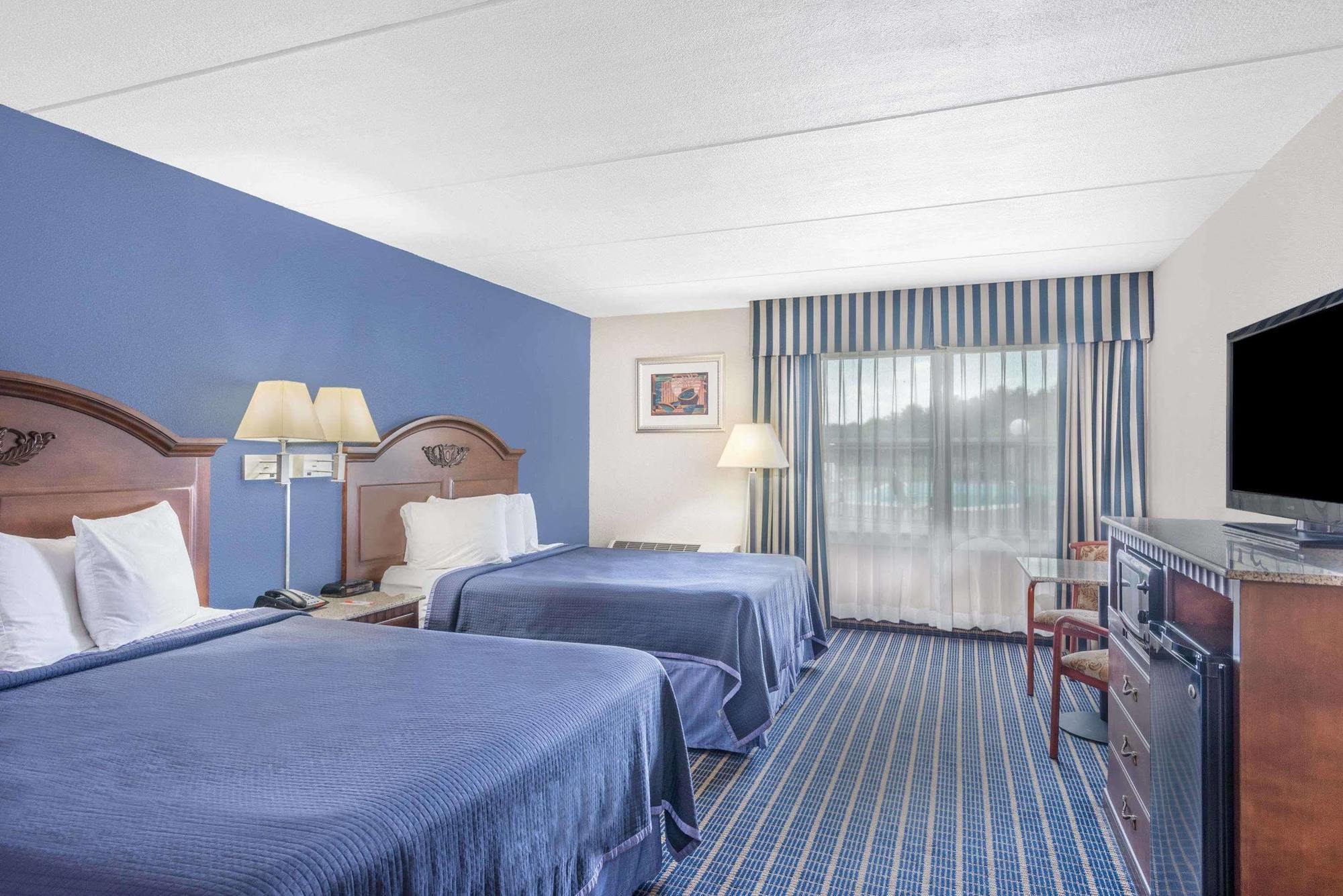 Howard Johnson By Wyndham Bangor Bagian luar foto