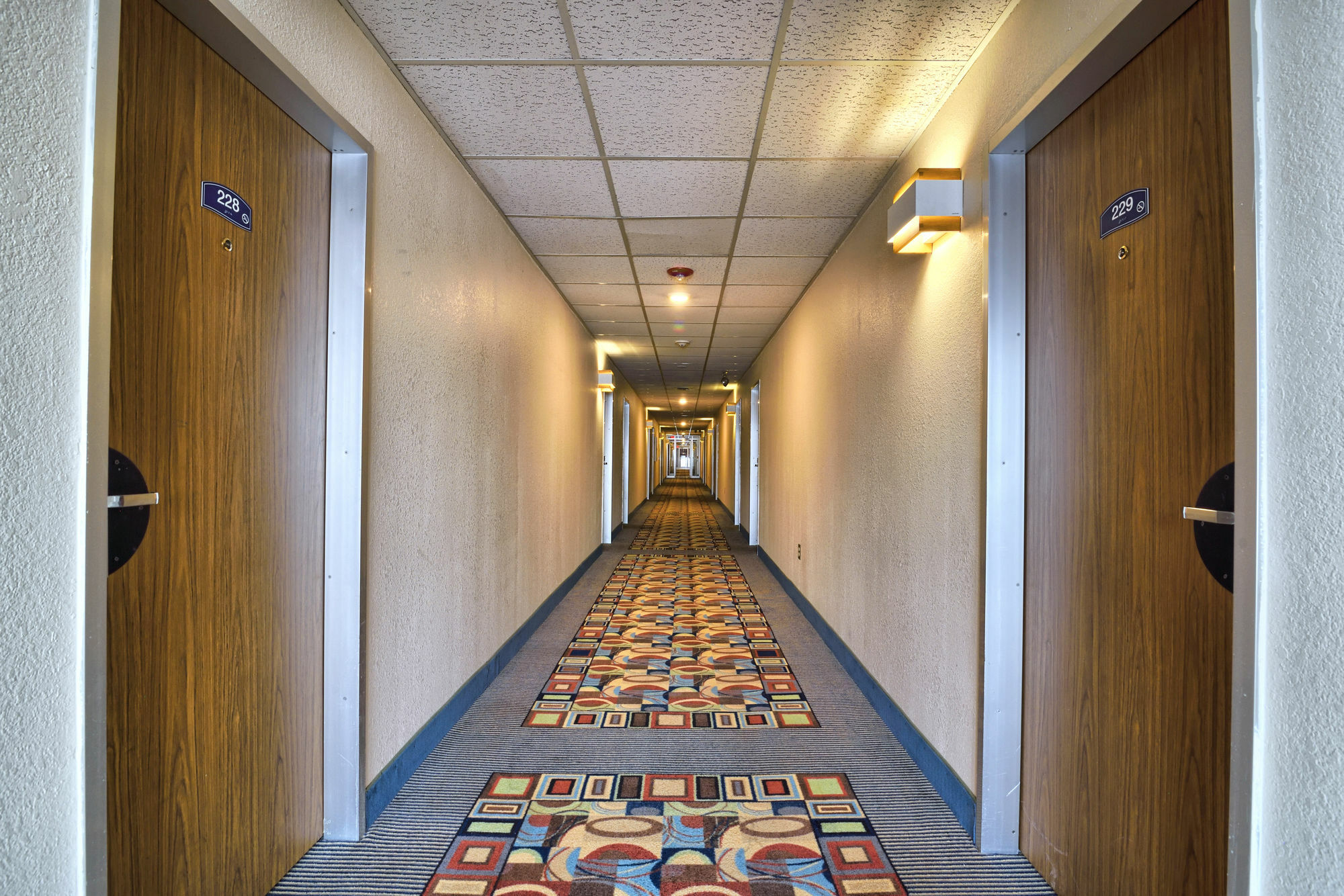 Howard Johnson By Wyndham Bangor Bagian luar foto